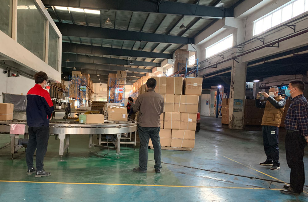 1月29日廣州經濟開發區工信局領導到廣州華大現場視察指揮工作 1月29日廣州經濟開發區工信局領導到廣州華大現場視察指揮工作